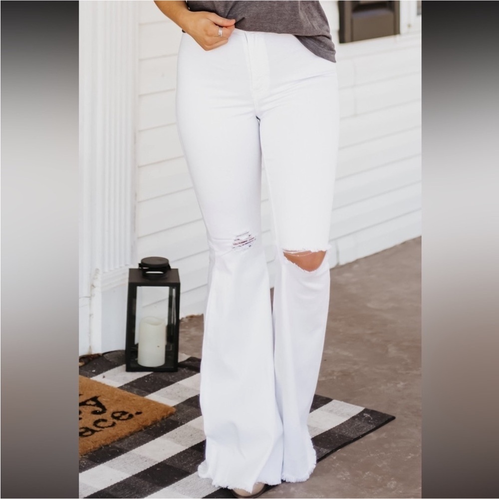 Vibrant ultra white bell flares made in USA 9 (W28)